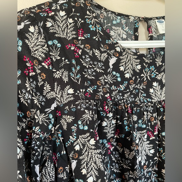 Old Navy Blouse - Picture 5 of 9